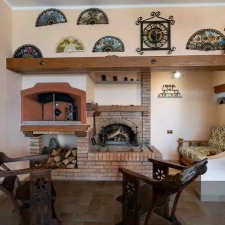 Villa Altavista - *
